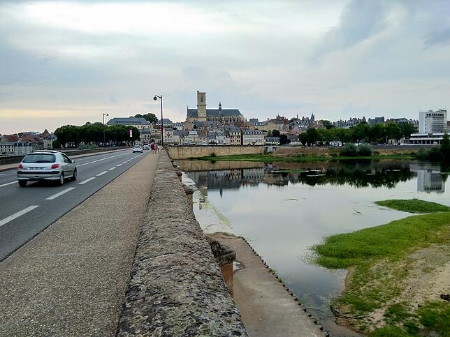 Auftakt in Nevers. In der Hauptstadt des Département Nièvre beginnt die Radreise an den Atlantik.