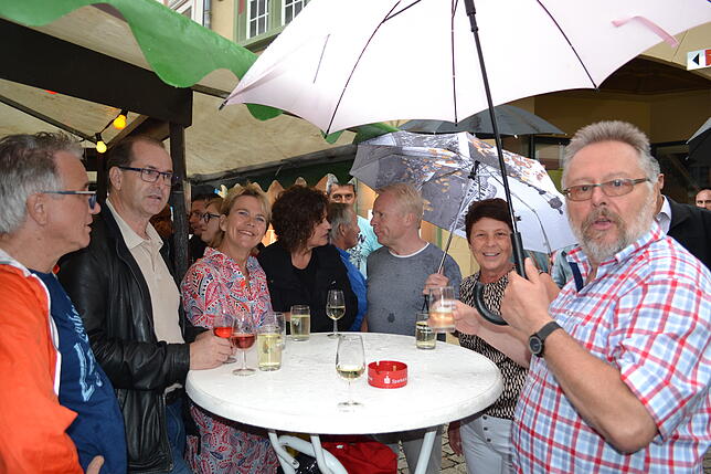 Bild 7: 16. Weinfest der Villinger Lions: Beste Stimmung bei schlechtem Wetter