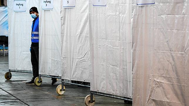 Das Impfzentrum für den Kreis Waldshut soll in der Stadthalle in Tiengen eingerichtet werden. Unser Bild zeigt ein Probe-Impfzentrum in ...