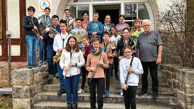 Bereit für die Matinee: Die Musiker der Jugendstadtmusik Bad Säckingen freuen sich auf zahlreiche Zuhörer: Bild: Jugendstadtmusik Bad ...
