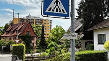Wo links das eingewachsene Haus vor dem Wohnstift Augustinum zu sehen ist, stand im Mittelalter eine Sankt-Ulrich-Kapelle. In der Nähe ...