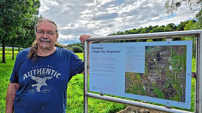 Thomas Kliebenschedel hat sich intensiv mit der Geschichte Friedrichshafens während der Nazizeit beschäftigt und ist Initiator der ...