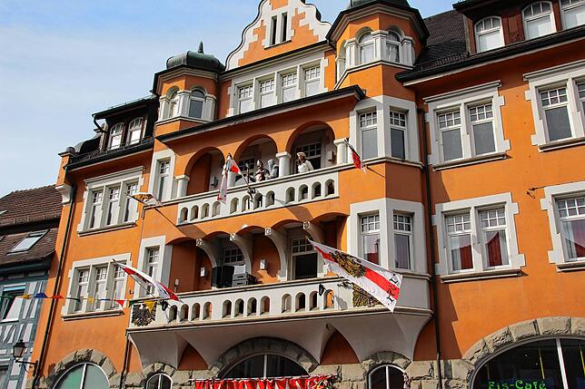Bild 3: Bilder von der Kriegsratsszene und der Übernahme der niederen Gerichtsbarkeit in Stockach