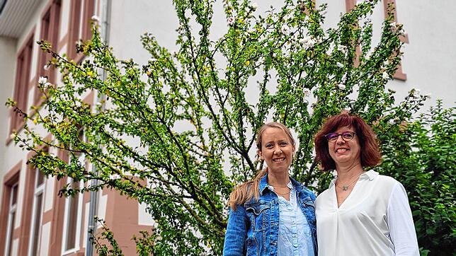 Selina Jung (links) ist neue Konrektorin in Fahrnau und unterstützt Schulleiterin Claudia Ströble. Foto: Gerhard Nill