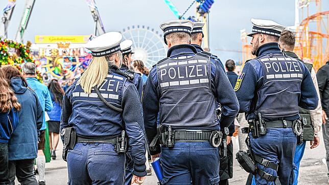 Die Polizei hatte am ersten Wochenende des Stuttgarter Volksfests Cannstatter Wasen einiges zu tun.