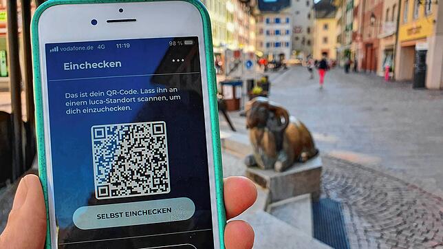Die Luca-App soll in Zukunft auch im Kreis Waldshut wie hier in der Waldshuter Kaiserstraße cgenutzt werden können. (Aufnahme vom 31. ...