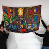 Kulturamtsleiterin Kerstin Simon und Mitarbeiter Michael Rudigier, der die städtische Kunstsammlung betreut, hängen ein Kunstwerk des ...