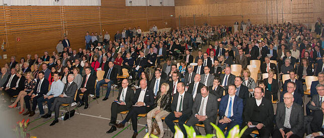 Zur Amtseinführung kamen Immenstaader und politische Amtsträger in großer Zahl in die Linzgauhalle.