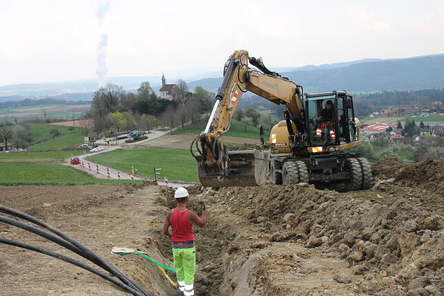 Kilometerlang mussten neue Leitungen verlegt werden, um die Wasserversorgung der Albbrucker Bergdörfer auf sichere Beine zu stellen. Im ...