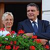 Gemeinsam auf der Rathaustreppe: Heike und Andreas Schmid nach der Verkündung des Wahlergebnisses. Andreas Schmid startet in seine ...