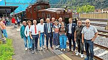 Vor dem legendären Gotthard-Krokodil: Klaus Rimprecht, Cornelia Kammerer, Gerdi Kienzler, Stadtmarketingleiter Nikolaus Arnold, ...