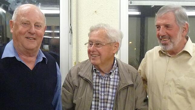 Treue Sänger (von links): Hermann Rösch singt seit 70 Jahren, Gerhard Weber wurde für 60 Jahre und Ignaz Steinegger für 40 Jahre Singen ...