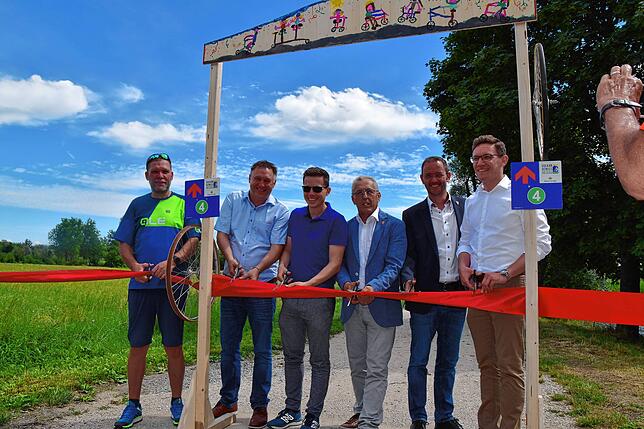 Jörg Unger sowie die Bürgermeister Alois Fritschi, Benjamin Mors, Manfred Ossola, Stefan Keil und Marcus Röwer (von links) haben das ...