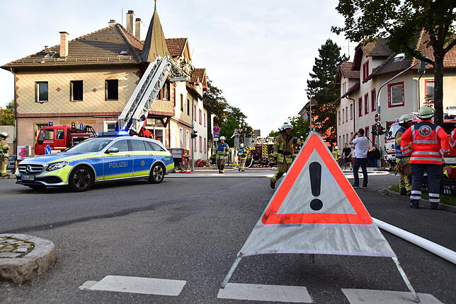 Bild 11: Bilder des ausbrennenden Weinhaus Schunk