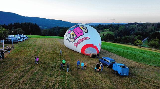 Bild 2: Traumhafte Bilder: Ballonfahrt zum Sonnenaufgang über Wehr