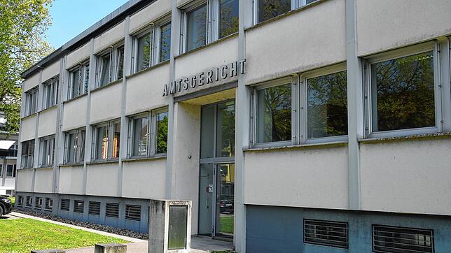 Ein 61-jähriger Bauunternehme steht vor dem Amtsgericht Bad Säckingen. Doch er wird freigesprochen. (Symbolbild)