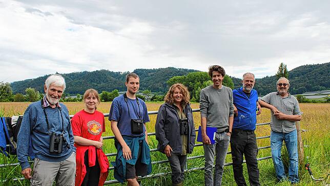 Ornithologe Hanns Werner, Emilia Glüer und Konrad Bell, beide FÖJler im Umweltzentrum Stockach, Sabrina Molkenthin (Leiterin ...