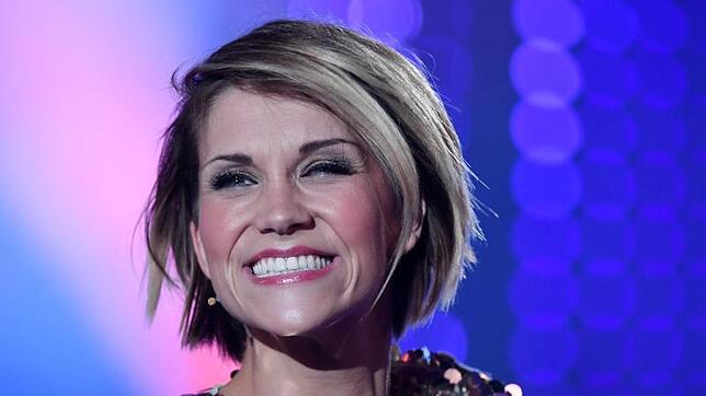 Singen und tanzen auf Mallorca: Anna-Maria Zimmermann legt sich für ihr neues Musikvideo ins Zeug. Doch das ging nach hinten los.