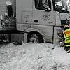 Helfer des Technischen Hilfswerkes sind seit Donnerstagabend, 21.30&nbsp;Uhr, auf der B&nbsp;31 zwischen Friedrichshafen und der ...