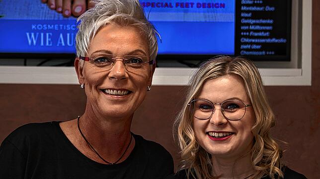 Birgit Grießhammer (links) und ihre Mitarbeiterin Jeanett Ramin wollen endlich wieder arbeiten. Sie sind überzeugt davon, dass sie im ...
