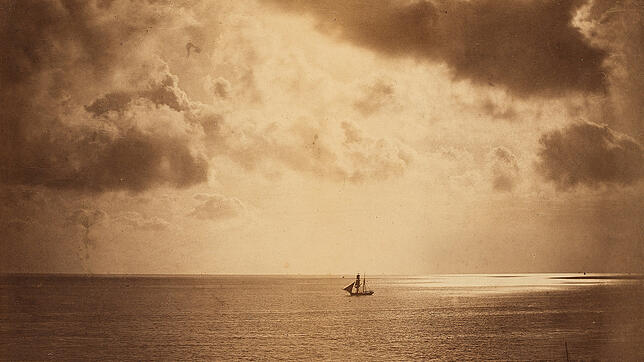 Gustave Le Gray (1820-1884) gilt als Pionier der Fotografie – hier „Brig Upon The Water“ (1856).