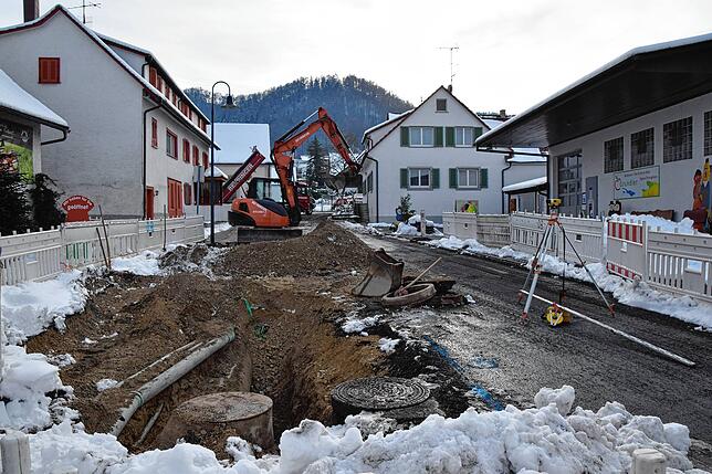 Baustelle an der Weilerkapellen-Kreuzung aus Blickrichtung der Straße „Im Weiler“.