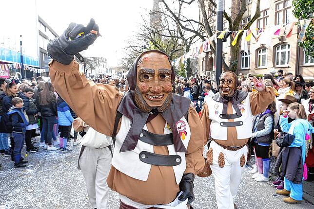 Bild 38: Bilder vom großen Fasnet Samschdig-Umzug der Poppele-Zunft (3)