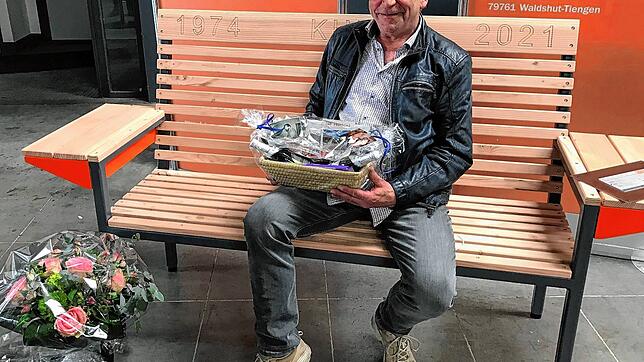 Probesitzen für den Ruhestand: Kurt Müller wurde nach fast 50 Jahren Betriebszugehörigkeit von dem Waldshut-Tiengener Unternehmen FAB ...