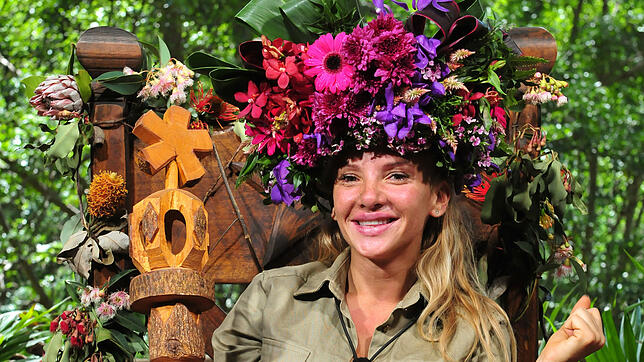 Evelyn Burdecki schnappte sich nach zwei Wochen Dschungelcamp die Krone.