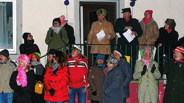 Bild : Mystisch-schauriges Hexenspektakel begeistert in Pfohren hunderte von Umzugsteilnehmern