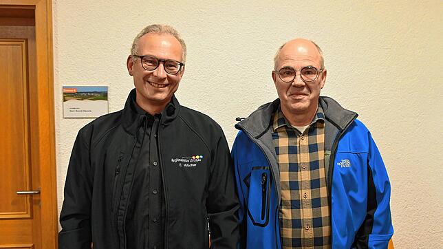 Der neue Wassermeister Edgar Mutscheler (links) und Harald Volk, Technischer Leiter bei den Regionalnetzen Linzgau.