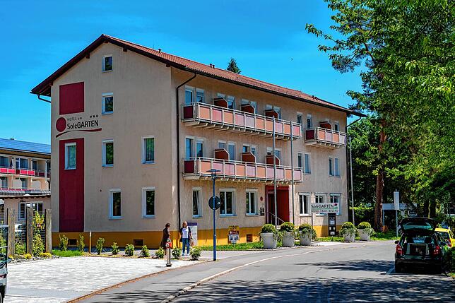 Nach einem Teilabriss und Neuaufbau soll das Hotel Solegarten in ein Vier-Sterne-Hotel umgewandelt werden.