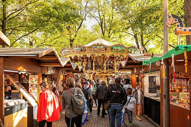 Immer wieder ein Magnet: Das Handwerkerdörfli auf dem Petersplatz.