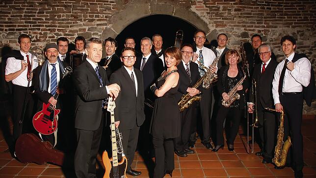 Die Do X Memorial Big Band in voller Stärke im Winzerkär.