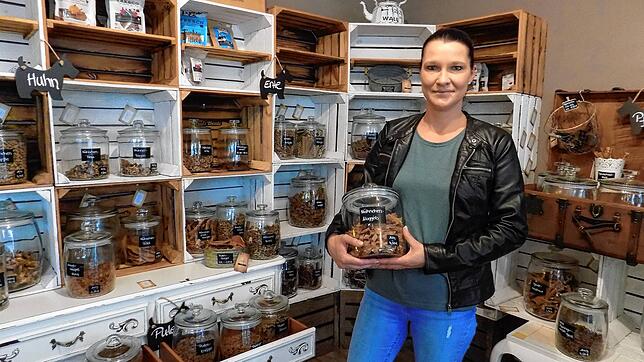 Corona bedeutete für sie das Aus: Isabel Höntzsch muss ihre Barf-Lounge zum 30. Juni schließen.