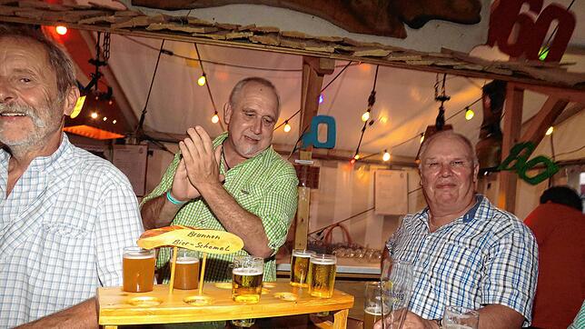 Bild : Dorfrocker rocken Festzelt in Leipferdingen