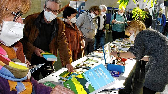 Der Hegau-Geschichtsverein blickt mit neuen Mitgliedern zuversichtlich ins Jahr 2022 und stellt die vierte Auflage &bdquo;Kunstschätze ...