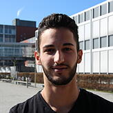 "Ich finde die Abschaffung der Zeitumstellung gut, da man sie dann nicht mehr vergessen kann." Cassian Zarrabi, 18, Student aus Überlingen