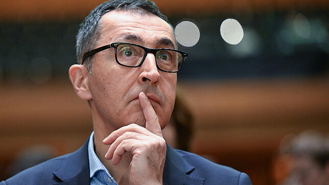 Landesparteitag Grüne in Baden-Württemberg Cem Özdemir soll den Grünen in Baden-Württemberg die Macht sichern – doch wie gut stehen seine Chancen?