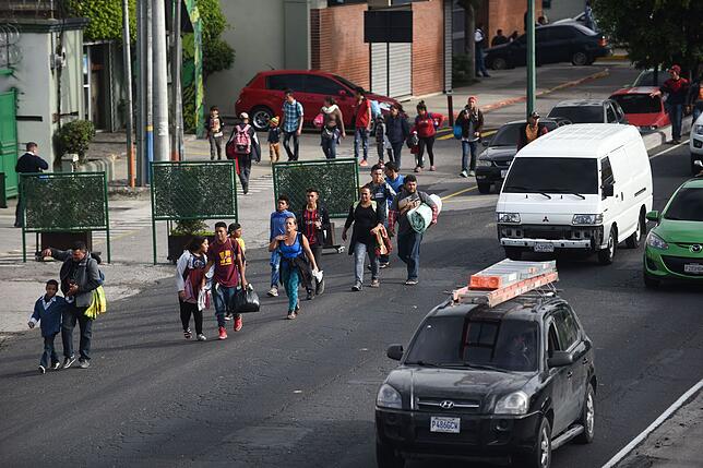 Migranten auf ihrem Weg zur US-Grenze