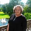 Auf dem Balkon des Kulturhauses Villa Berberich: Christine Stanzel, die die städtischen Ausstellungen in den Räumen organisiert.