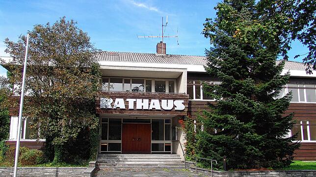 Das alte Rathaus in Neufrach steht leer. Bis zum Jahresende soll es zur Flüchtlingsunterkunft umgebaut werden. Das Bild entstand im ...