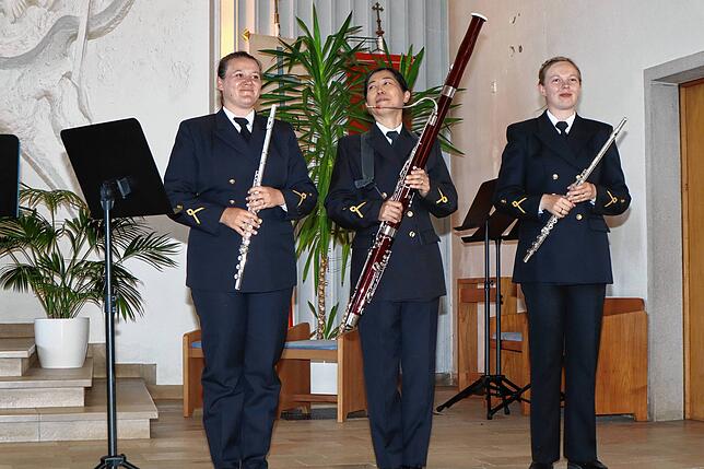 Melina Mauckner, Marie Christin Rulik und Masami Massong (von links). Foto: Wilfried Koch