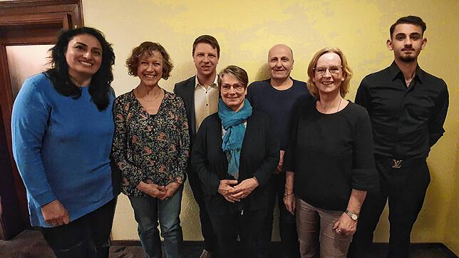 Ein Teil der SPD-Kandidaten für die Kommunalwahl (von links): Derya Yildirim, Brigitte Robers, Benedikt Fischer, Veronika Conz, Sadik ...