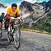 Jacques Anquetil 1957 im Gelben Trikot am Col du Tourmalet. Als erster Radprofi konnte er die Tour fünfmal gewinnen.