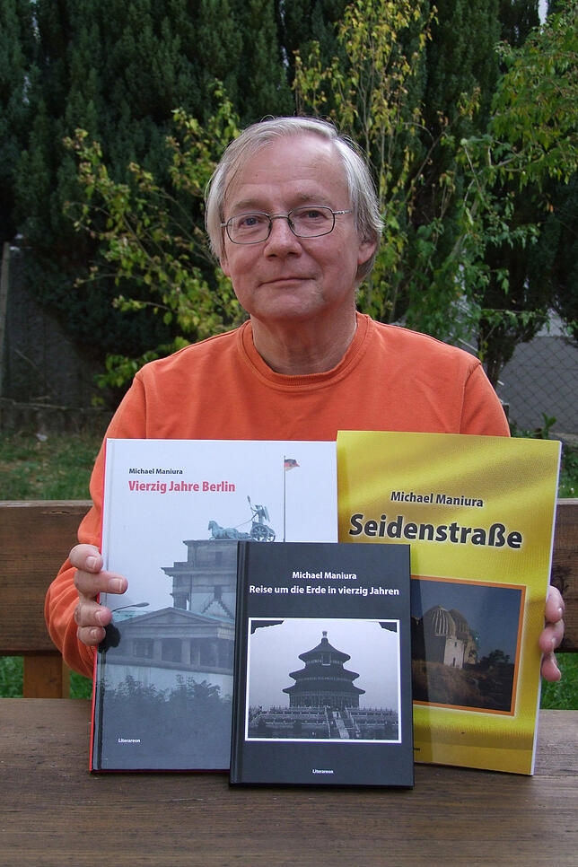 Drei Bücher hat Michael Maniura aus Lienheim bislang veröffentlicht. In Bildern, mit kurzen Kommentaren versehen, erzählt er von seinen ...