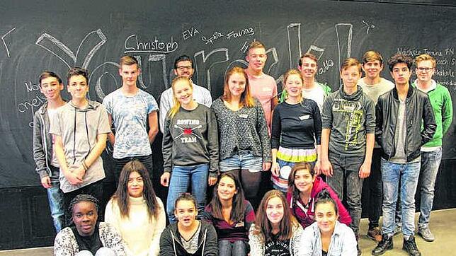 Der neue Jahrgang 2015 bis 2017 der Bildungsinitiative &#8222;Rock Your Life&#8220; besteht aus Schülern der Ludwig-Dürr-Schule und ...
