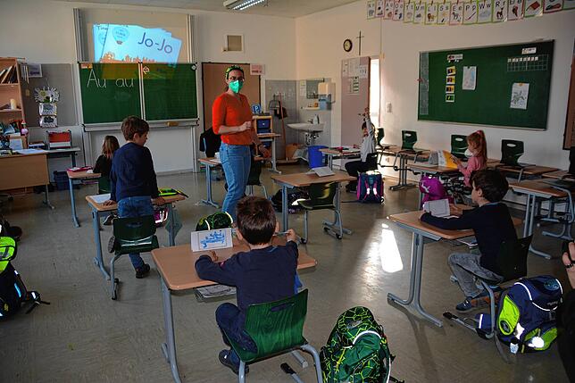 Im Februar dieses Jahres brauchten die Grundschüler noch keine Masken. Ab jetzt müssen auch die jüngsten der Schülerinnen und Schüler ...
