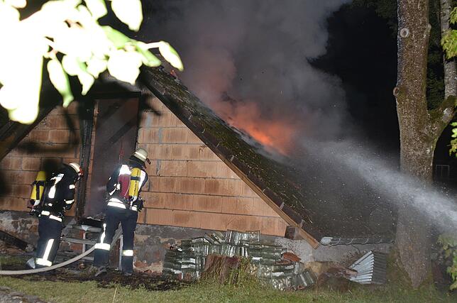 Bild 15: Bilder vom Scheunenbrand in Klengen