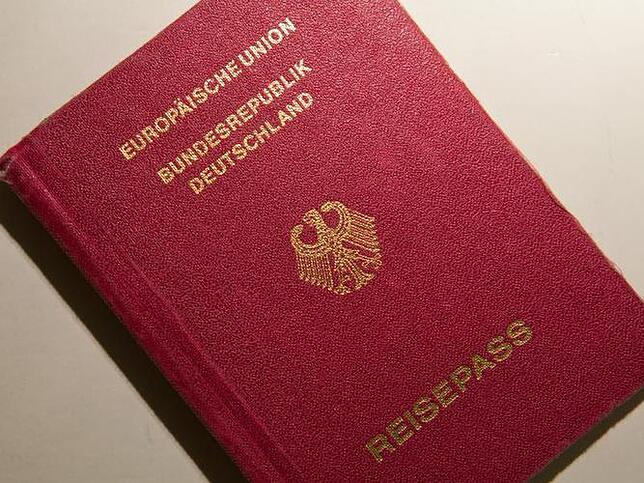 Ein deutscher Reisepass.